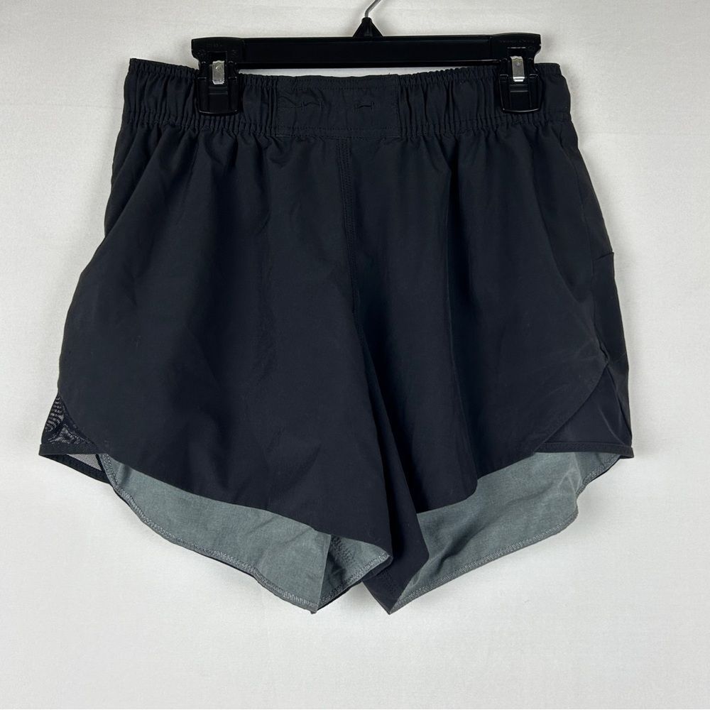 Lululemon reversible black gray shorts size 4 elasric waist
